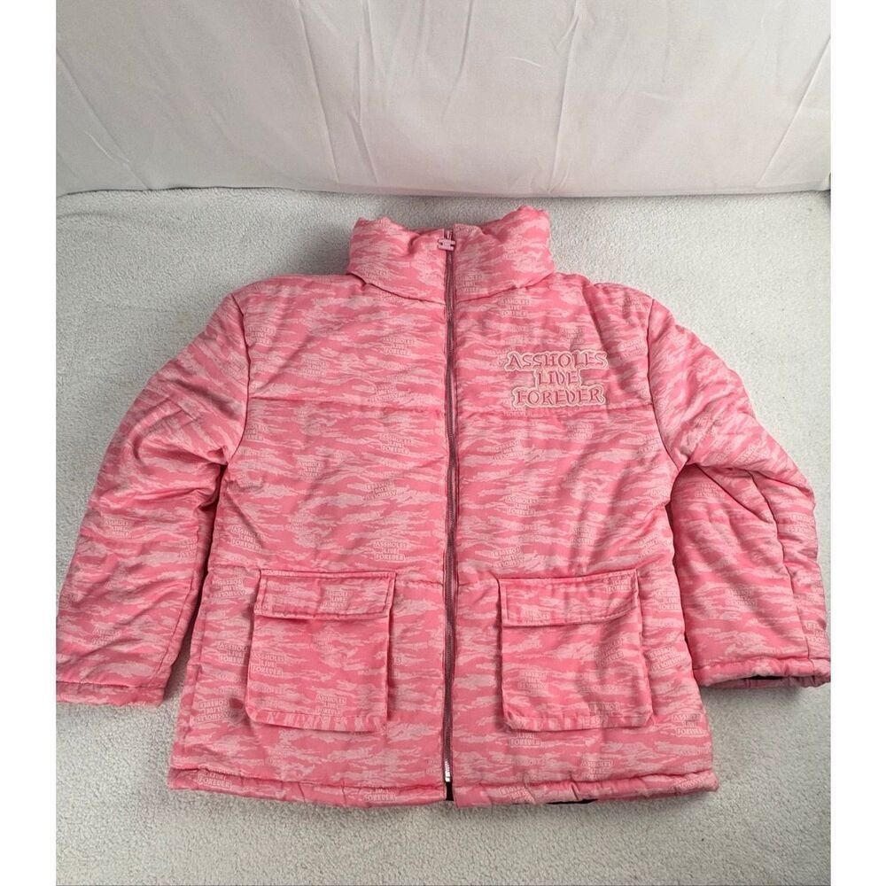 A**HOLES LIVE FOREVER UNISEX PINK CAMO PUFFER JACKET SIZE L